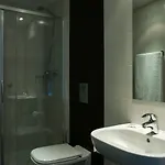 Genesis Szálloda