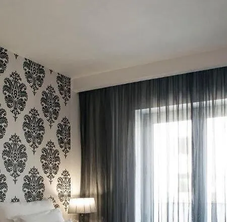 Genesis 3* פאטימה