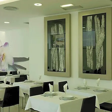 Hotel Genesis